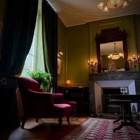 Chateau De Hotel 4*