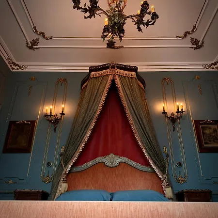 Hotel Chateau De Lalacelle
